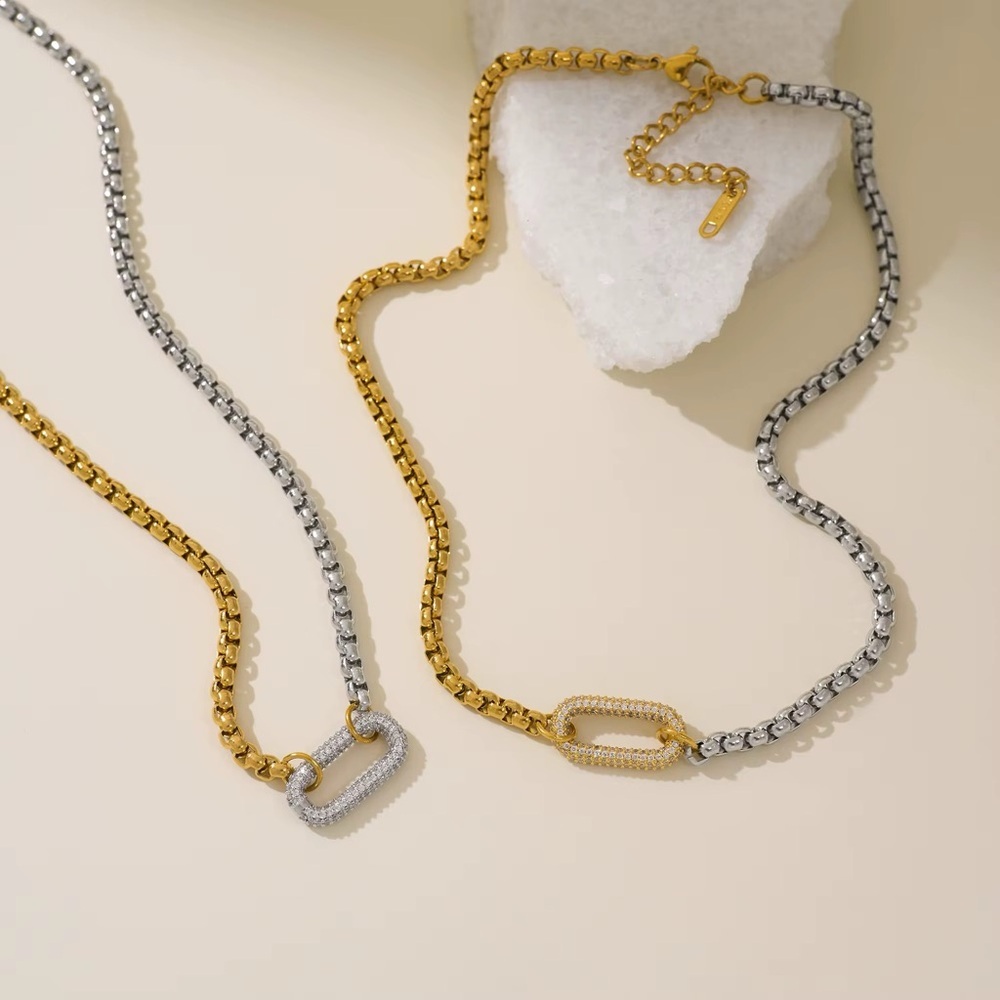 Elegant 18K Gold Plated Stainless Steel Necklace - Picture 2 of 5